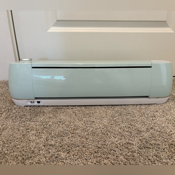 Cricut Explorer Air 2 | Included with cricut basic tools set, and with cords! - Picture 9 of 11